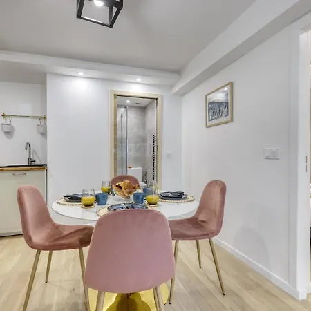 Stylish & New 1 Bdr Flat With A/c-trendy 11 * Paris