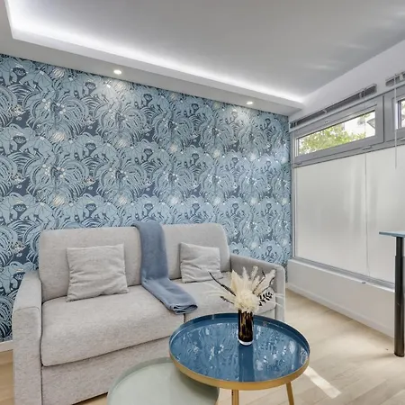 Stylish & New 1 Bdr Flat With A/c-trendy 11 Paris